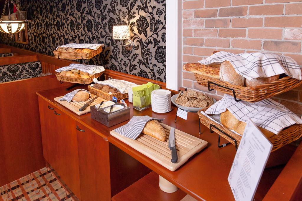 Aadankosio Hotell Joensuu Exteriör bild